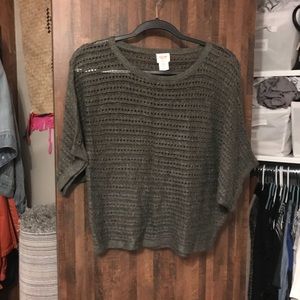 Gray short sleeve sweater
